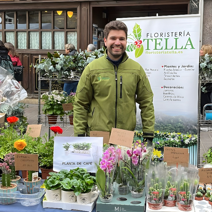 Jose Mari atendiendo