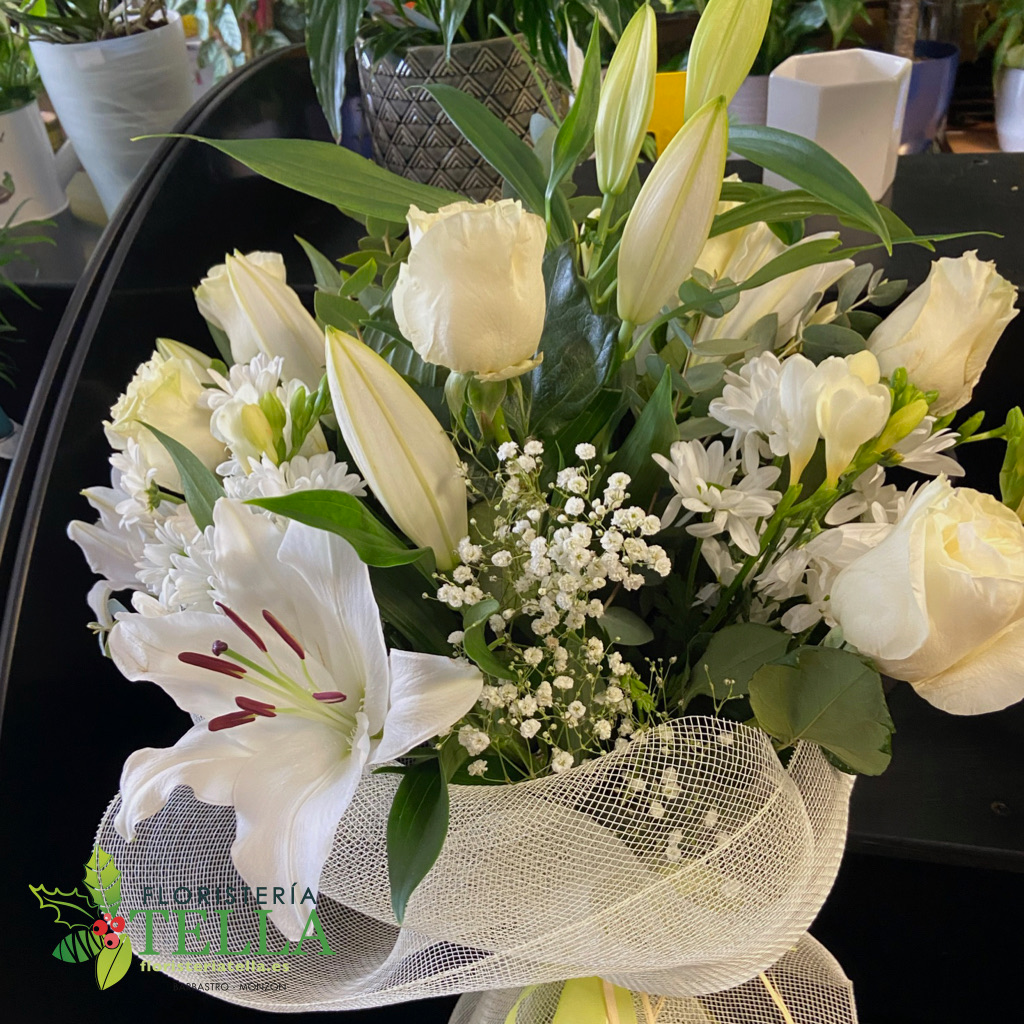 Bouquet varié dans les tons blancs (Normal)